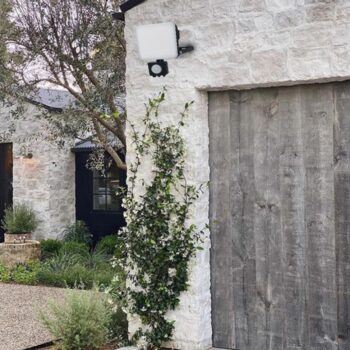 Vonkajší čierny LED reflektor so senzorom 50W / 4000K - LF7024S